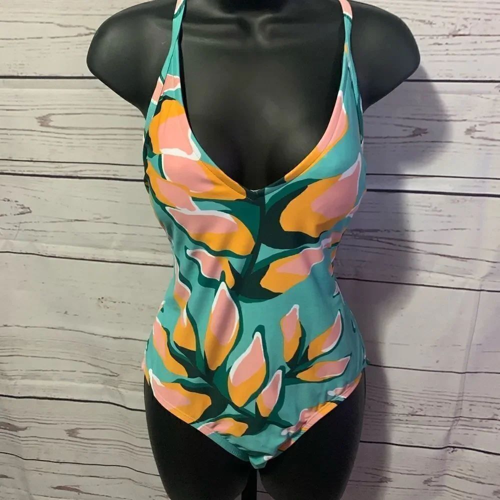 Small Women’s Criss Cross one peice swimsuit